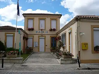 The town hall in Saint-Agnant