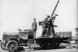 Mk I gun on Mk IV mounting on Peerless 4 ton lorry, WWI
