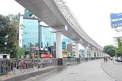Elevated walkway