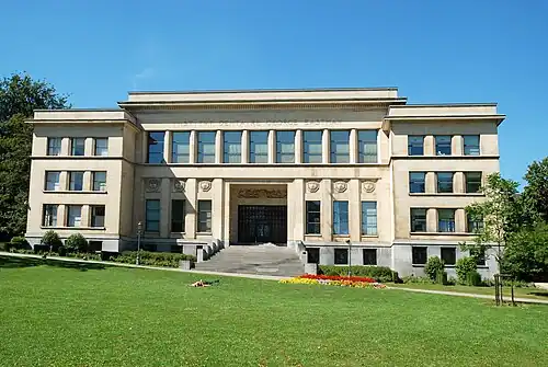 The former Eastman Dental Hospital pictured in 2009, before its refurbishment