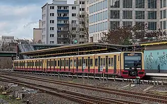 Berlin-Halensee station with Ringbahn train