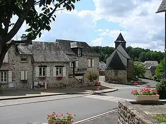 The church and surrounding buildings in Venarsal