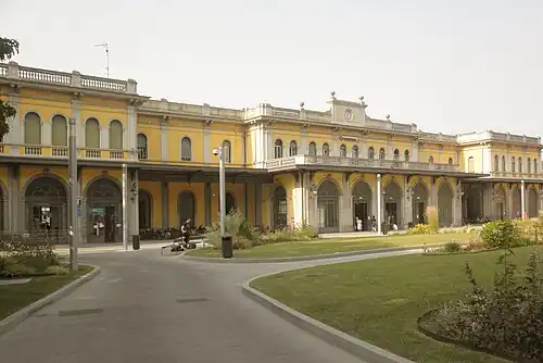 The passenger building.