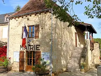The town hall in Fajoles