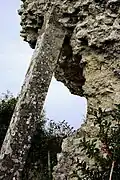 Supporting pillar.