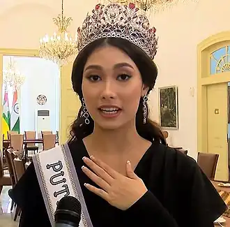 Cull was interviewed by the media while visiting Indonesia's seventh president Joko Widodo at the Bogor Palace