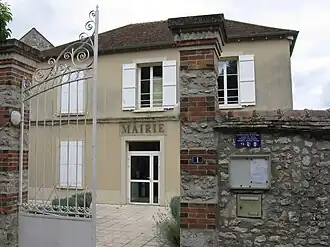 The town hall in Fromont