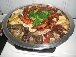 A bowl of poon choi