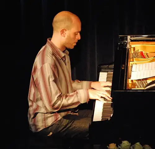 Jason_Lindner_2009.JPG