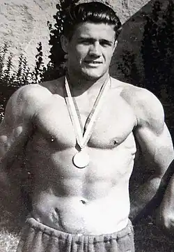 Marin Belușică.