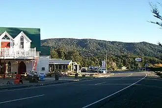 Manapouri commerce