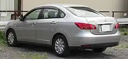 Rear (pre-facelift)