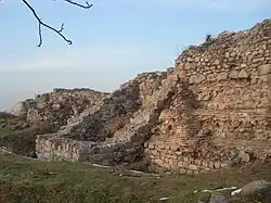 The quadrangular tower and Western walls