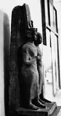 Side-view of the double statue