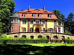 Muchów Palace