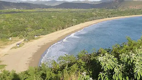 Roche percée beach