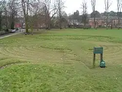 Saffron Walden turf maze (photo, pre-2006)